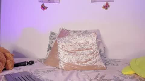 Samara is my name a pleasure delighted that you are here leave your thumb up it is important to me online show from 27, 1, 2025