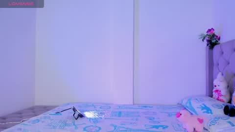 Samara is my name a pleasure delighted that you are here leave your thumb up it is important to me online show from 9, 4, 2026