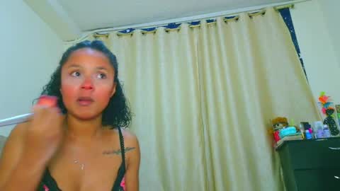 Snapshot of samary_thomas chatting on 7, 5, 2026 samary thomas online show from 7, 5, 2026