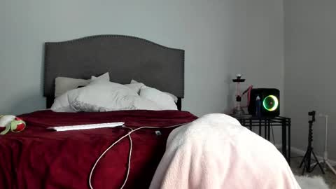 Yaya online show from 11, 9, 2025