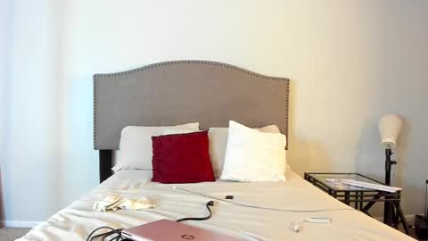 Yaya online show from 5, 10, 2025