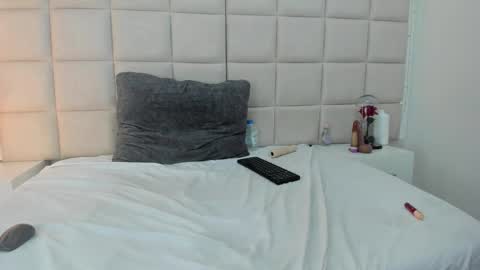 Snapshot of sammy_uwu1 chatting on 10, 3, 2026 Nice to meet you guys my name is Lina. online show from 10, 3, 2026