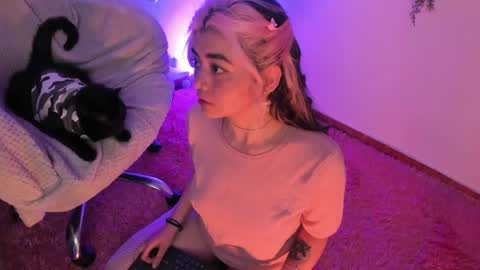 Snapshot of sammysammy_ chatting on 4, 1, 2025 online show from 4, 1, 2025