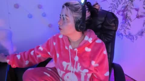 Snapshot of sammysammy_ chatting on 6, 2, 2025 online show from 6, 2, 2025