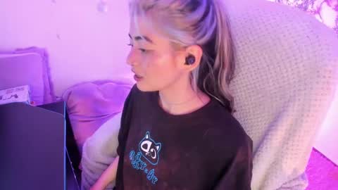 Snapshot of sammysammy_ chatting on 10, 3, 2025 online show from 10, 3, 2025