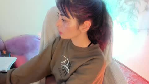   online show from 15, 12, 2025