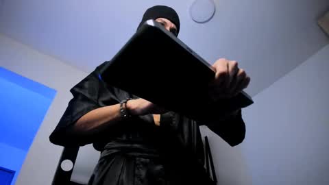   online show from 12, 10, 2025