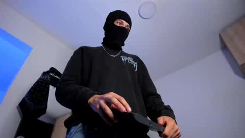   online show from 25, 10, 2025