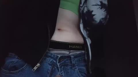 Snapshot of samuskaiser chatting on 16, 11, 2025 samuskaiser online show from 16, 11, 2025