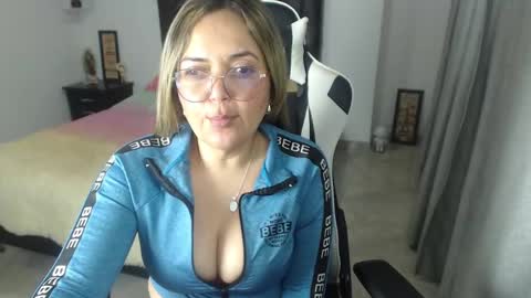 Snapshot of samy_vsn chatting on 2, 2, 2025 samy_vsn online show from 2, 2, 2025