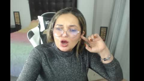 Snapshot of samy_vsn chatting on 5, 3, 2025 samy_vsn online show from 5, 3, 2025