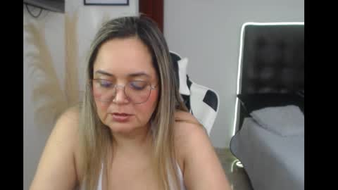 Snapshot of samy_vsn chatting on 16, 9, 2025 samy_vsn online show from 16, 9, 2025