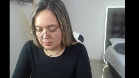 Snapshot of samy_vsn chatting on 3, 10, 2025 samy_vsn online show from 3, 10, 2025