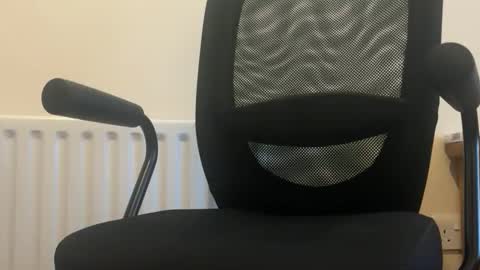 Sandro Andersom online show from 1, 3, 2026