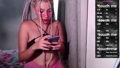 sandy_straw online show from 23, 11, 2025