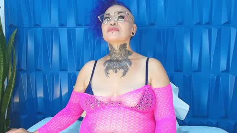 Sandy Rose online show from 1, 1, 2025