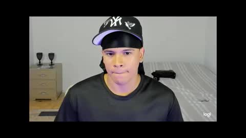 Snapshot of sant_wahlberg chatting on 7, 5, 2026 Sant online show from 7, 5, 2026
