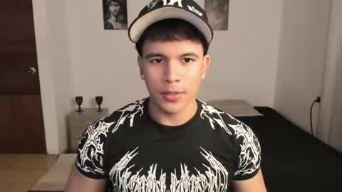 Snapshot of sant_wahlberg chatting on 5, 8, 2026 Sant online show from 5, 8, 2026