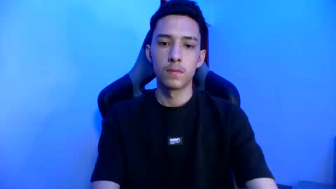 santi_twink19 online show from 12, 2, 2025