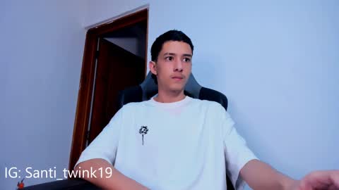 santi_twink19 online show from 14, 2, 2025