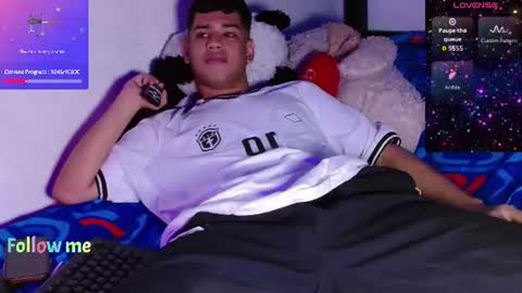 Snapshot of santiago_foxx chatting on 28, 6, 2026 santi online show from 28, 6, 2026