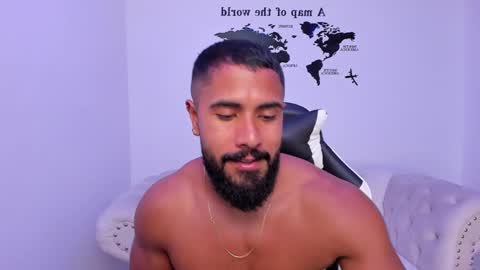 santiago_huntt online show from 10, 9, 2025