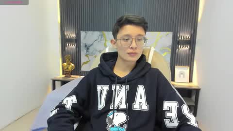 santiago_russo18 online show from 17, 9, 2025