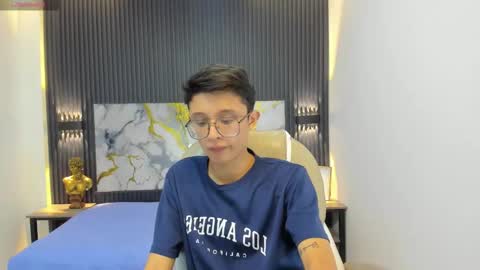 santiago_russo18 online show from 28, 9, 2025