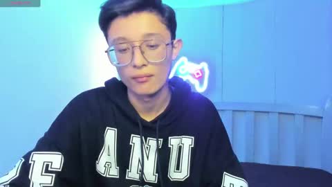 santiago_russo18 online show from 2, 10, 2025