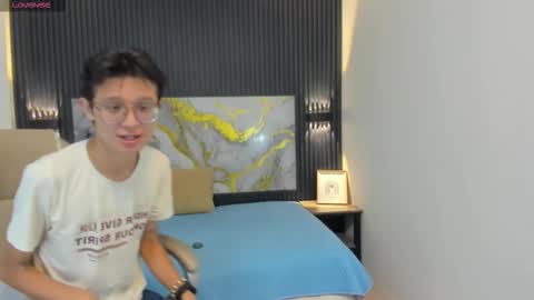 santiago_russo18 online show from 30, 10, 2025