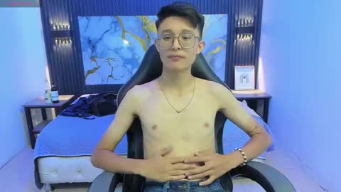 santiago_russo18 online show from 7, 2, 2026