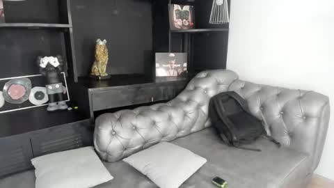 Julius Novachrono  online show from 5, 10, 2025