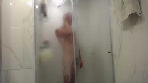 Snapshot of santii_rose chatting on 6, 10, 2025 Santii online show from 6, 10, 2025