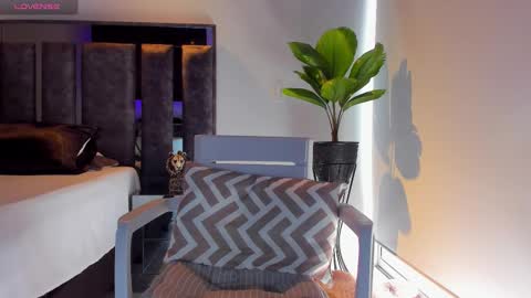 Santiago Seans online show from 14, 10, 2025