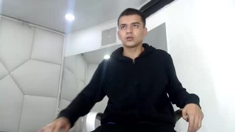 Snapshot of santtiibuck chatting on 1, 3, 2026 SanttiiBuck online show from 1, 3, 2026