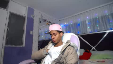 Snapshot of santy_bigcock_01 chatting on 4, 7, 2026 santy online show from 4, 7, 2026