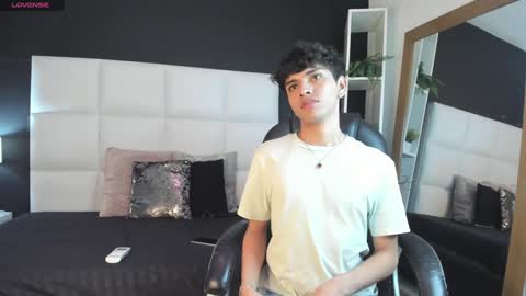 Santiago Carrington online show from 13, 12, 2024