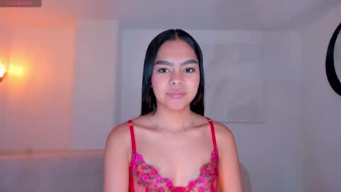 Snapshot of saphirajames chatting on 25, 6, 2026 Saphira James online show from 25, 6, 2026
