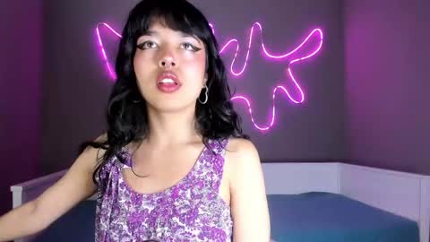 Snapshot of saphyralux chatting on 2, 5, 2026 saphyralux online show from 2, 5, 2026