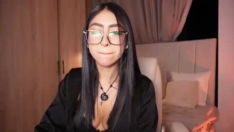 Sara  online show from 22, 7, 2026