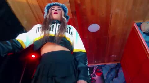 sara_buck online show from 14, 4, 2026