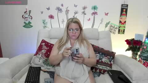 Sara Crowe online show from 24, 12, 2024