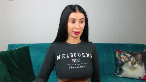 Snapshot of sara_daisy chatting on 29, 9, 2025 Im Sara I am happy to be here online show from 29, 9, 2025