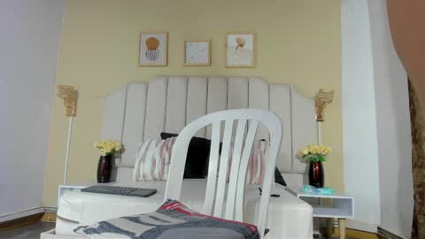sara_hannks online show from 24, 5, 2026