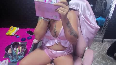 Snapshot of sara_hot_2 chatting on 17, 4, 2026 no limits sarah online show from 17, 4, 2026