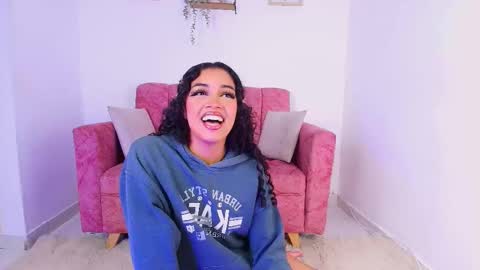 Sara Jhonson  online show from 8, 9, 2025