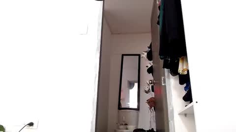 sara_johnson__ online show from 14, 10, 2025