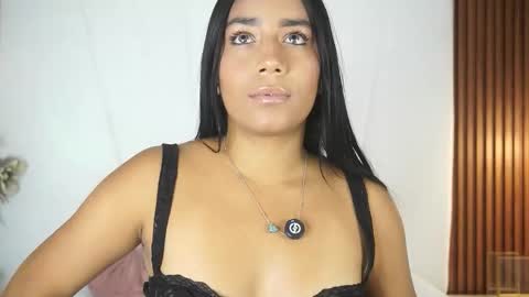  Sara Jones  online show from 21, 12, 2025