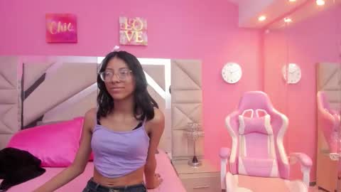 Snapshot of sara_naomi chatting on 22, 9, 2025 sara_naomi online show from 22, 9, 2025