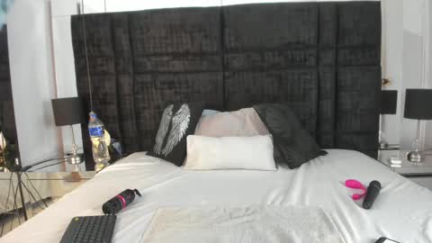 Snapshot of sara_puerta_ chatting on 3, 10, 2025 Sara online show from 3, 10, 2025